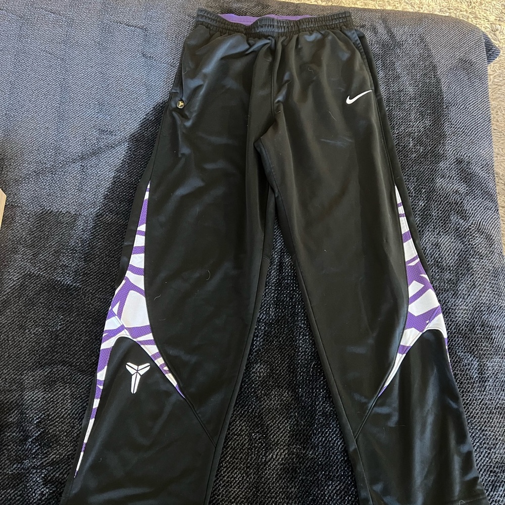 Nike Kobe Black/Purple Sweatpants Men’s Size Medium